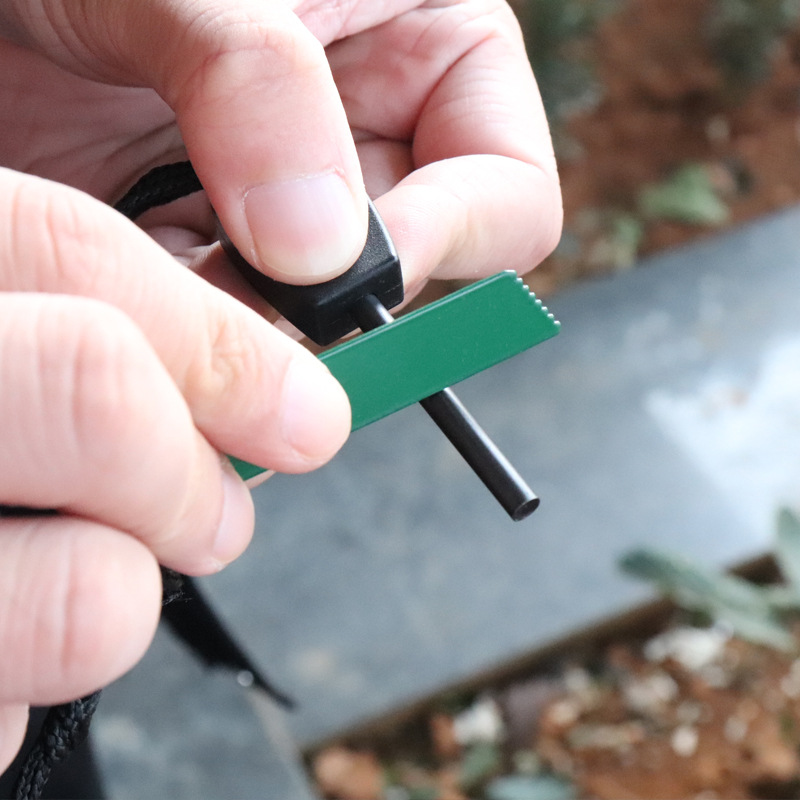 Ferro Rod Striker - Mini Wildnis Überleben Tragbare Flint Wasserdicht